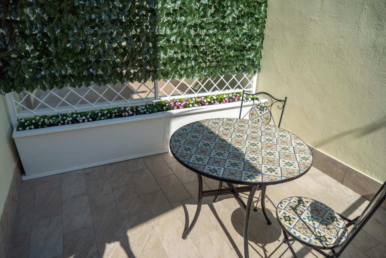 Salerno Center Suites Bagian luar foto